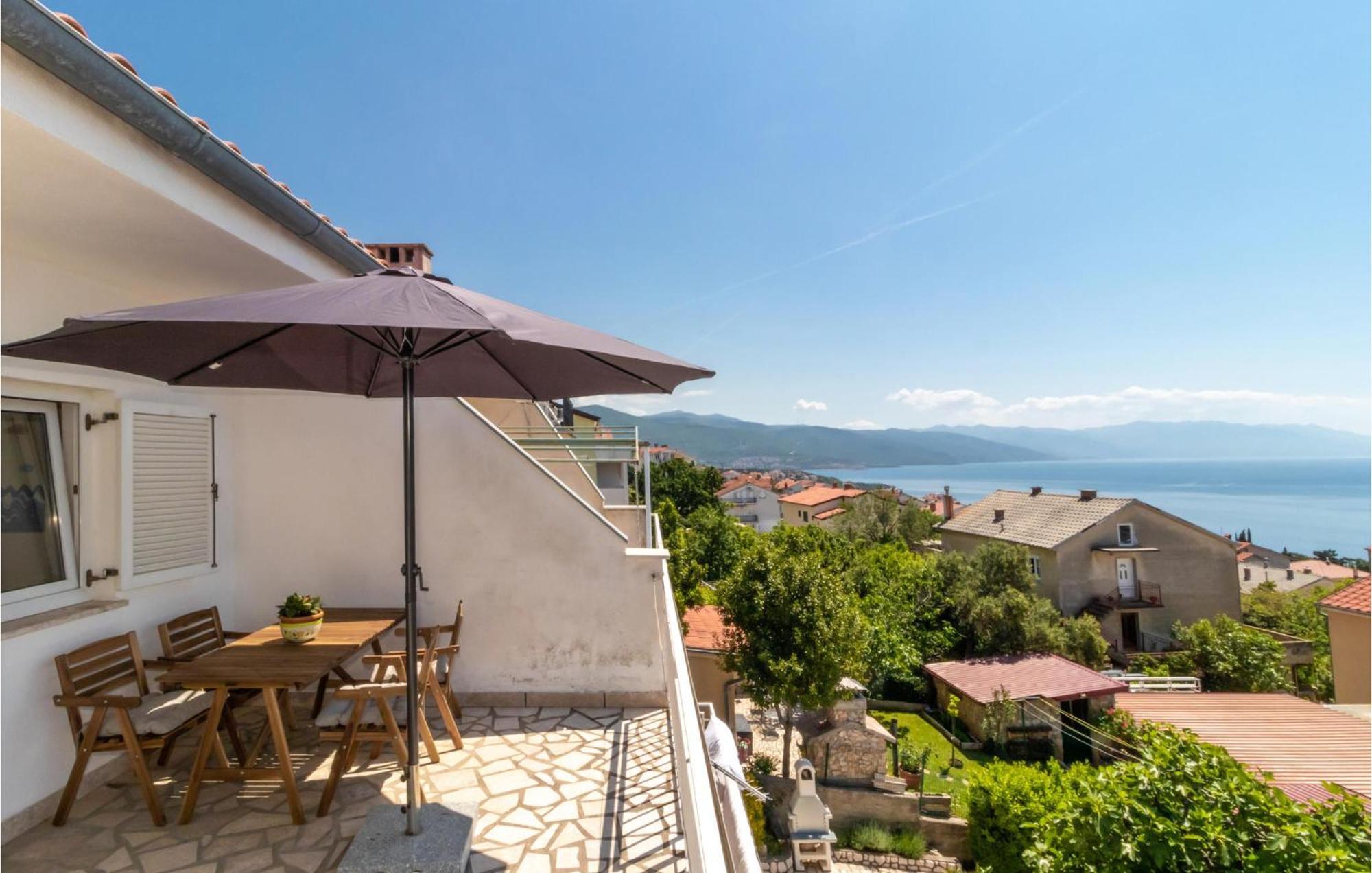Lovely Apartment In Novi Vinodolski With Wifi Exterior photo