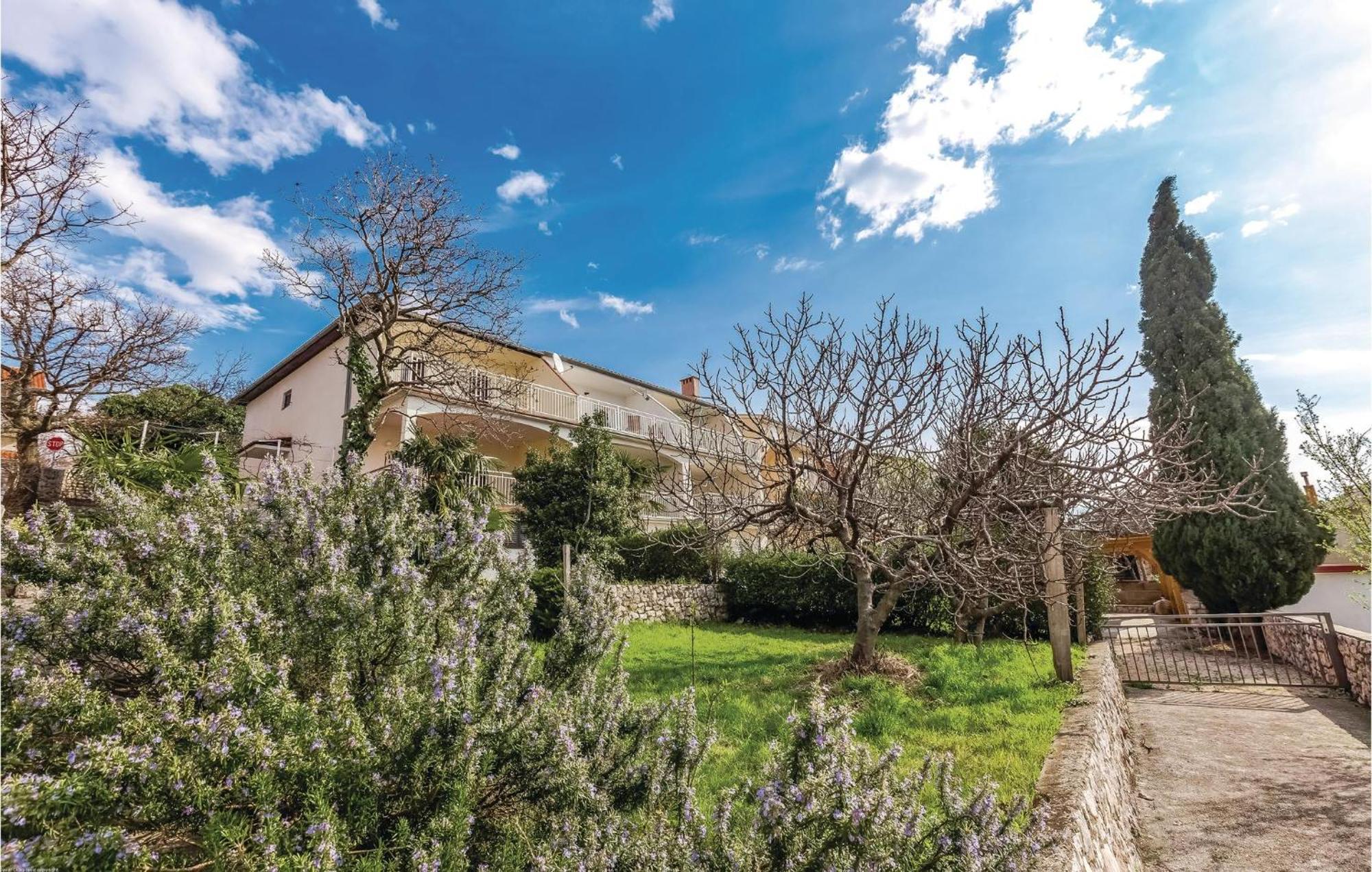 Lovely Apartment In Novi Vinodolski With Wifi Exterior photo
